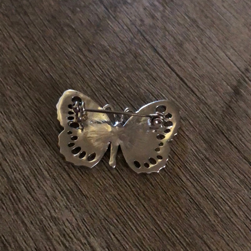 Butterfly Pin 🦋 - Picture 3 of 4